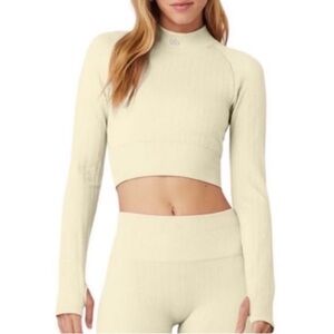 Alo Women’s Seamless Cable Knit Long Sleeve Cropped Athletic Top French Vanilla